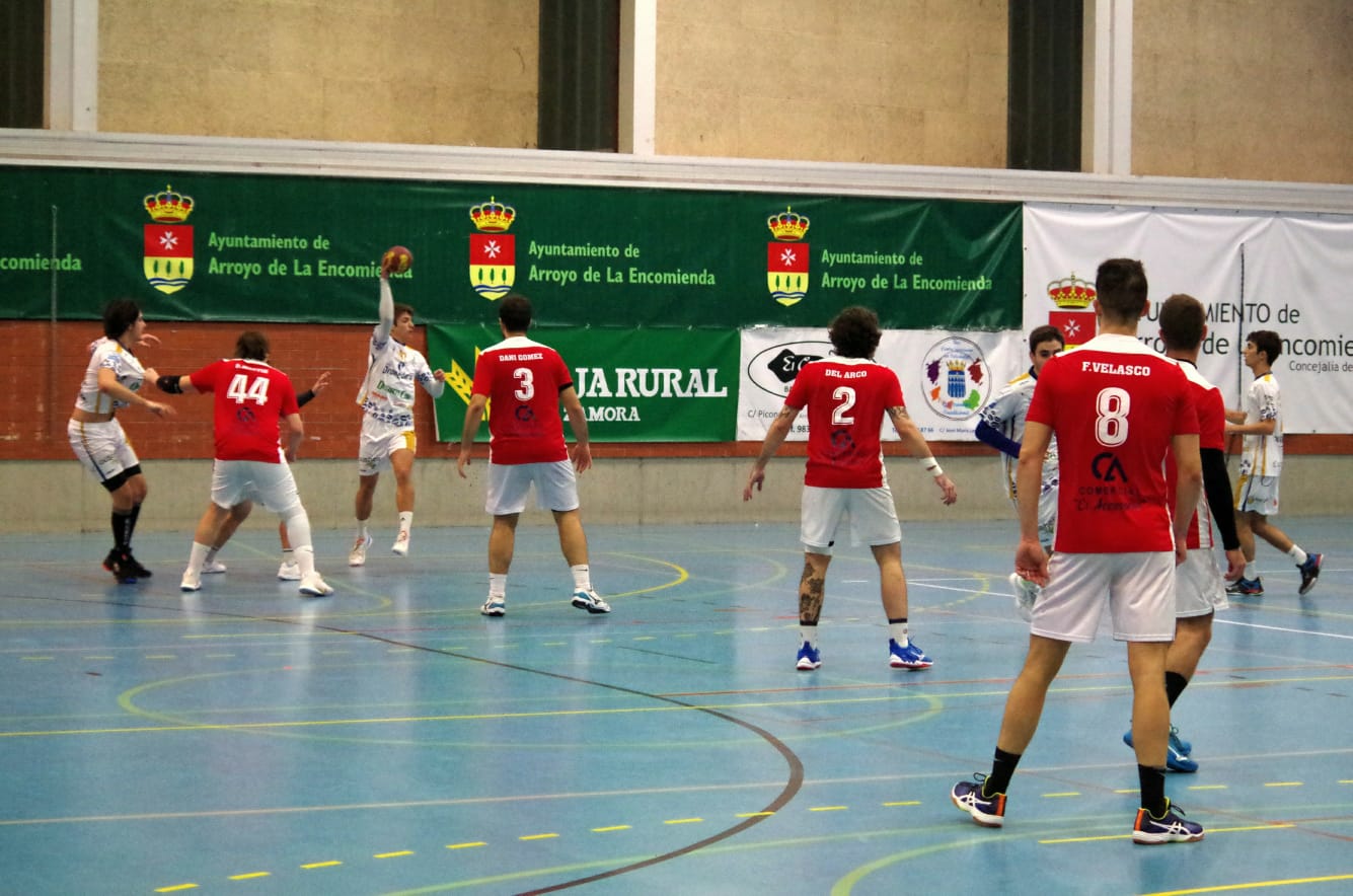 Comercial El Accesorio colabora con el club balonmano Arroyo